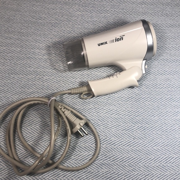 International Hair Dryer Foldable 220v 60 Hz 1200W - Picture 4 of 9